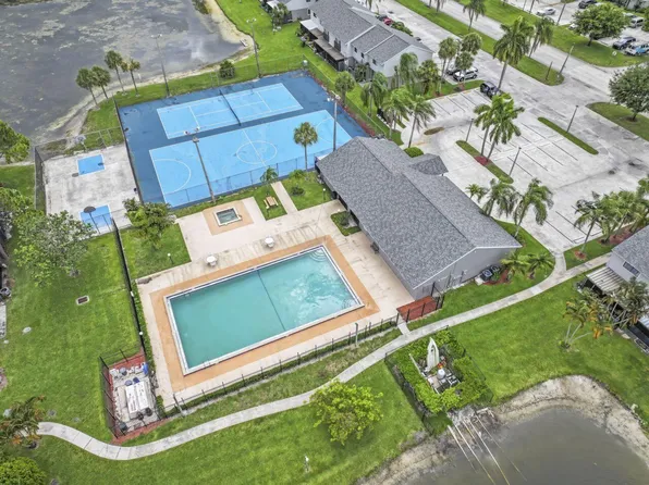 5401 Bayside Drive, Greenacres, FL 33463