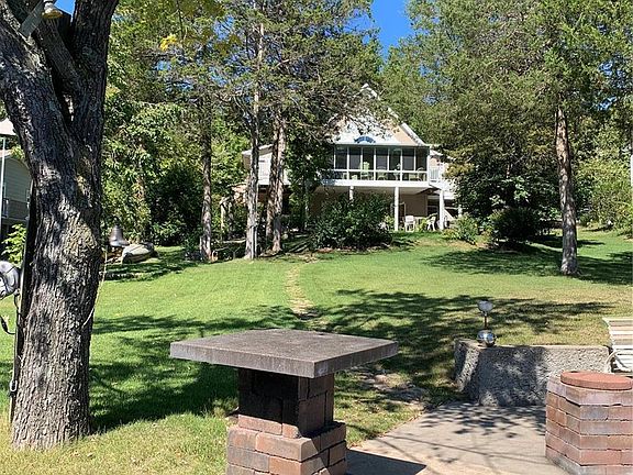 3rd image of 1600 Woodson Dr