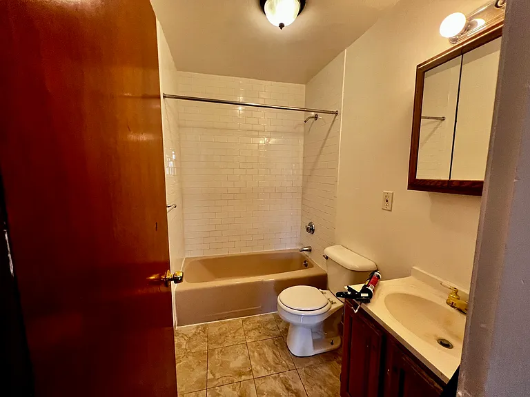 155 Williams St #18 — Photo 6