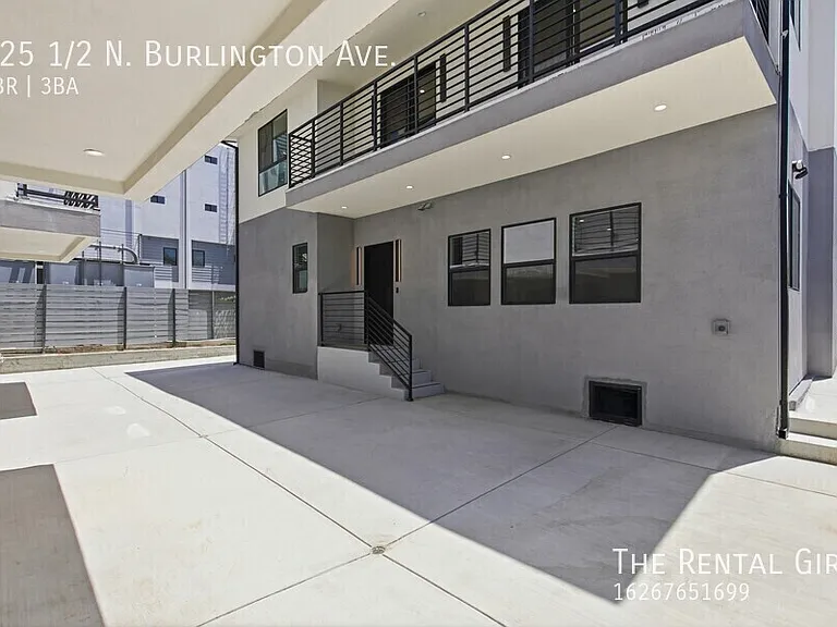 225 1/2 N Burlington Ave — Photo 24