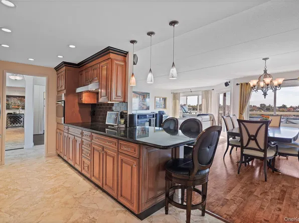300 High Point Drive #610, Hartsdale, NY 10530