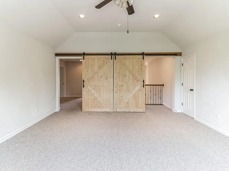 208 Angus Dr — Photo 26