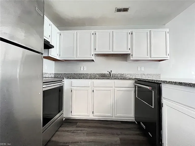 3327 Clover Meadows Dr — Photo 3