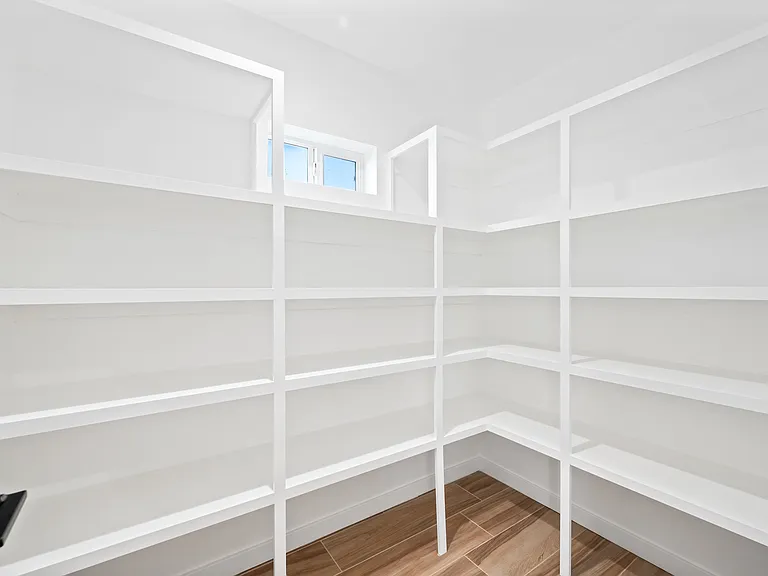 1010 E Indianola Ave — Photo 36
