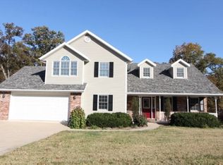 716 Deer Creek Rd, Jefferson City, MO 65109