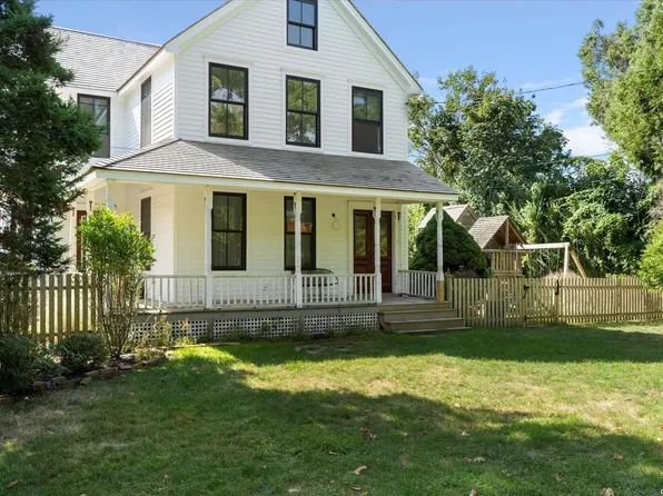 1955 Albertson Lane, Greenport, NY 11944