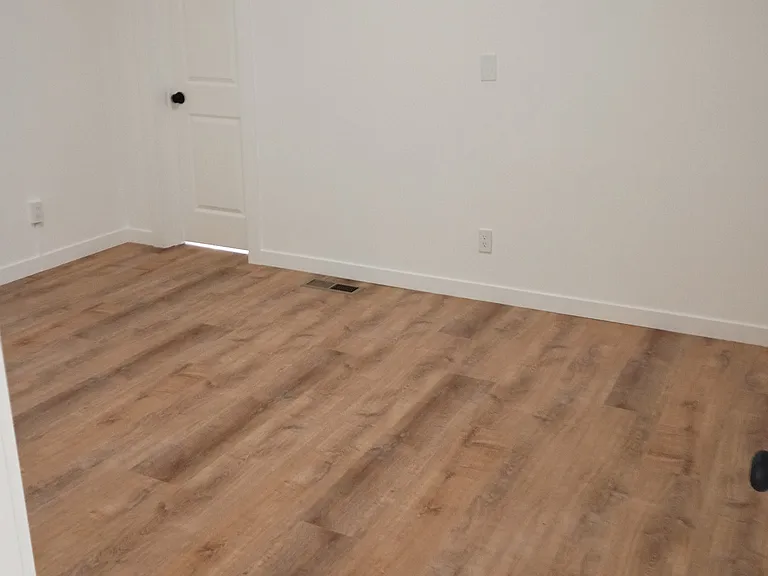 660 Monmouth St — Photo 17