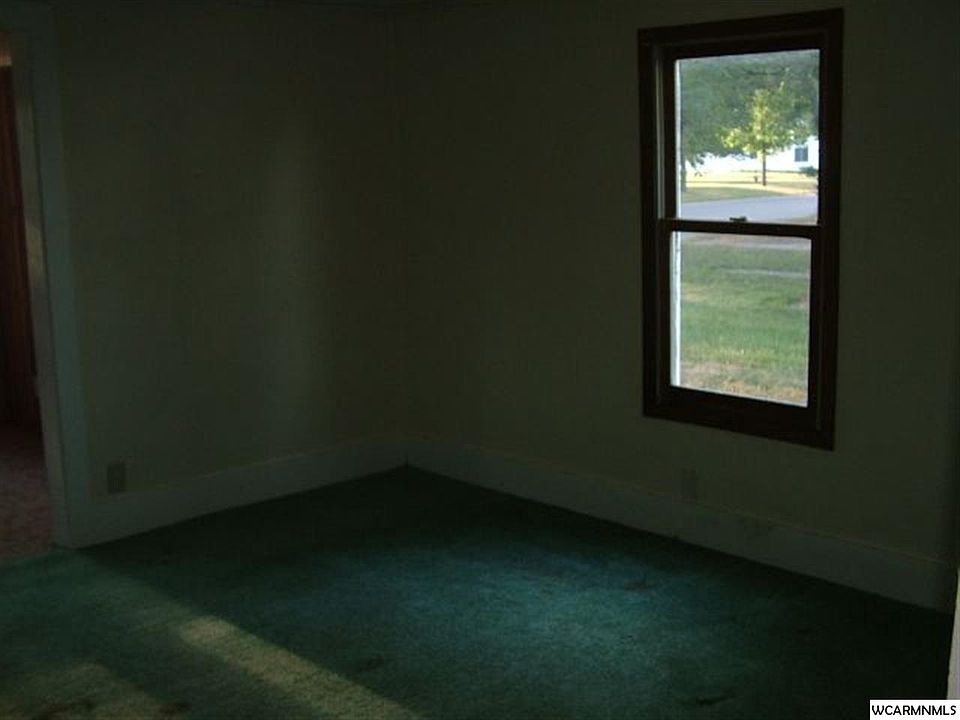 2nd image of 413 N Austin Ave