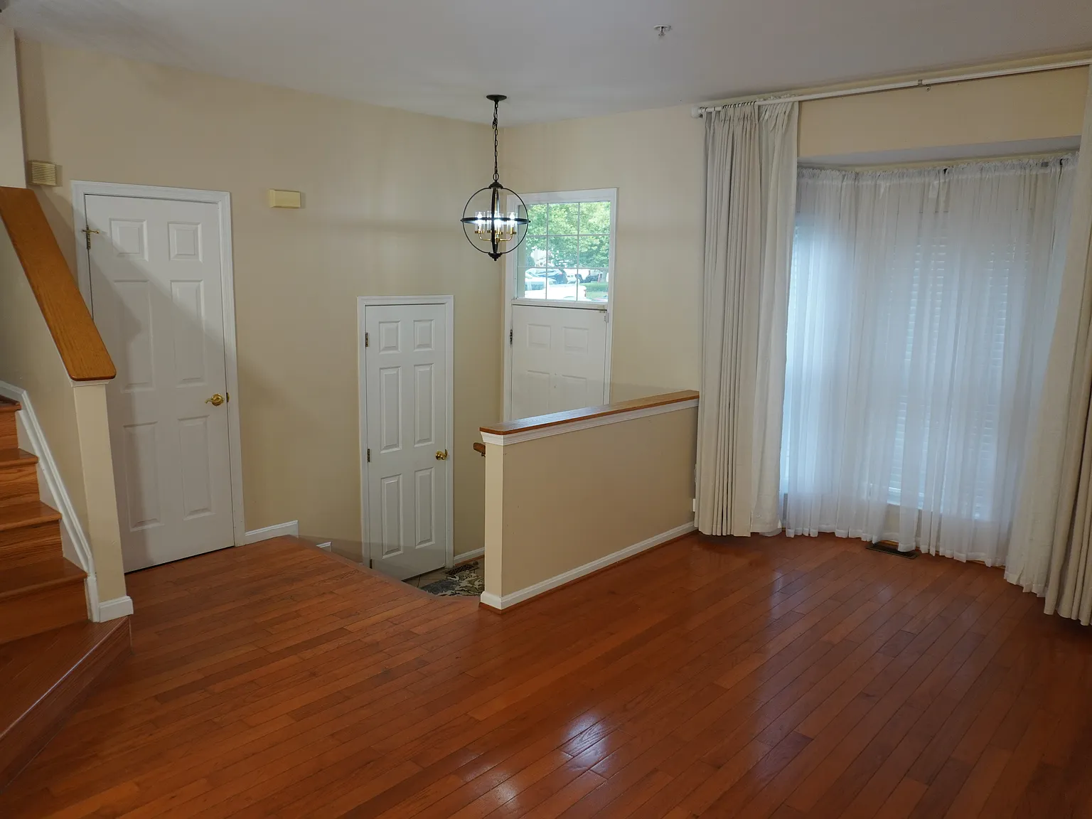 4 bed, 3.5 bath, 2668 sqft, $3,000 — Photo 3