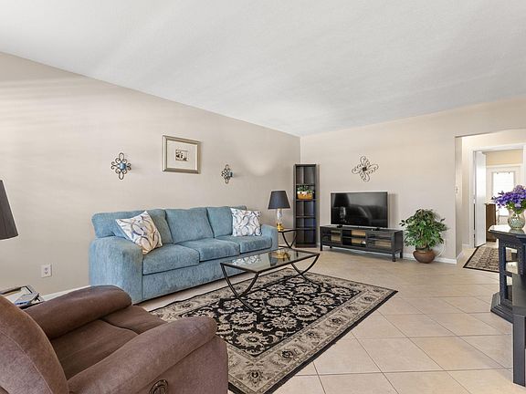5th image of 2160 NE 56th Court #102