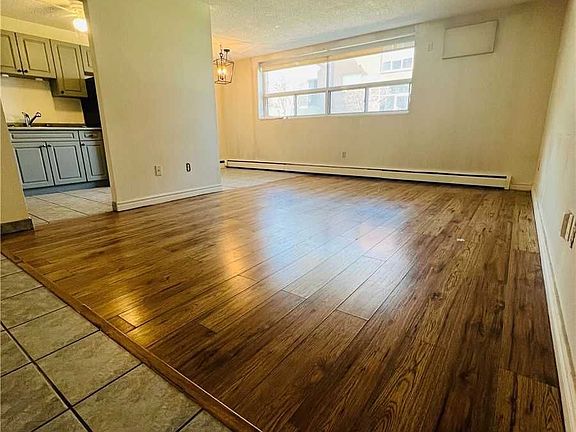 3rd image of 242 Oakdale Ave #104