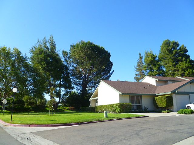 1st image of 271 Parkside Gln