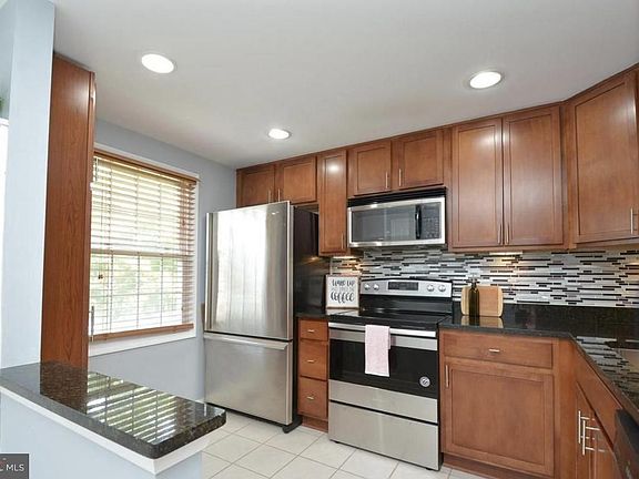 4th image of 5340 Harbor Court Dr