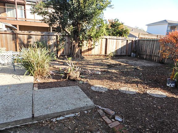 4th image of 2060 Pulgas Ave