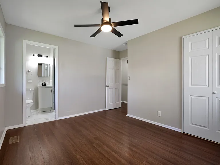 419 Waverly Ave — Photo 11
