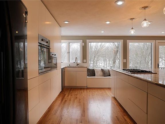 5th image of 7809 Clearwater Cir
