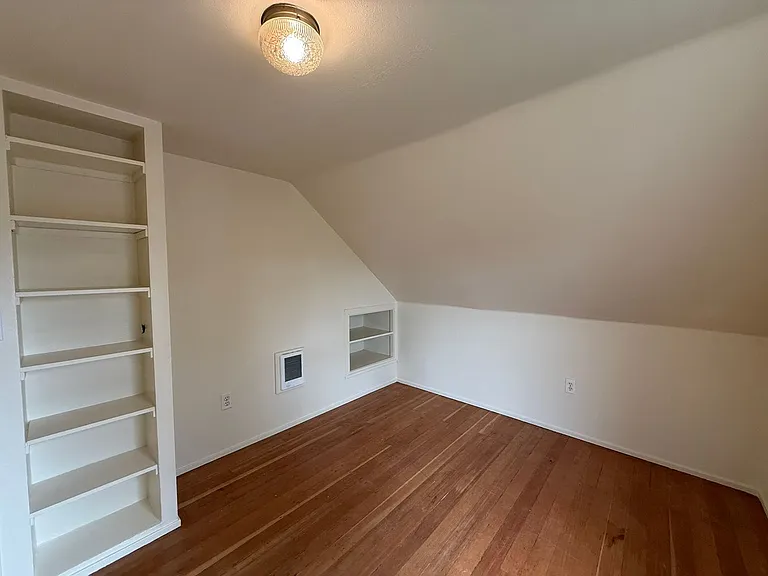 1133 Irvington Dr — Photo 23