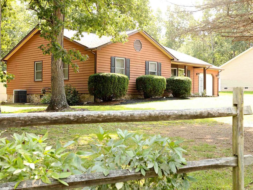 1st image of 114 Falling Rock Dr