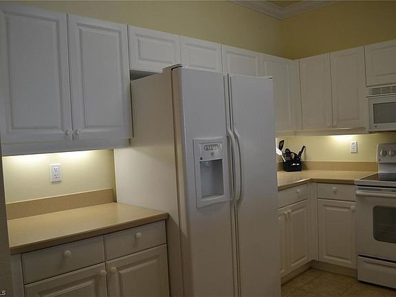 3rd image of 5125 Melbourne St Unit E-302