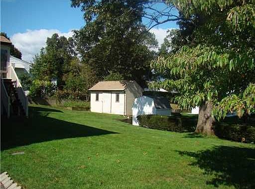 3rd image of 15 Maclaine Dr