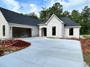 2 China Berry Cir, Carriere, MS 39426