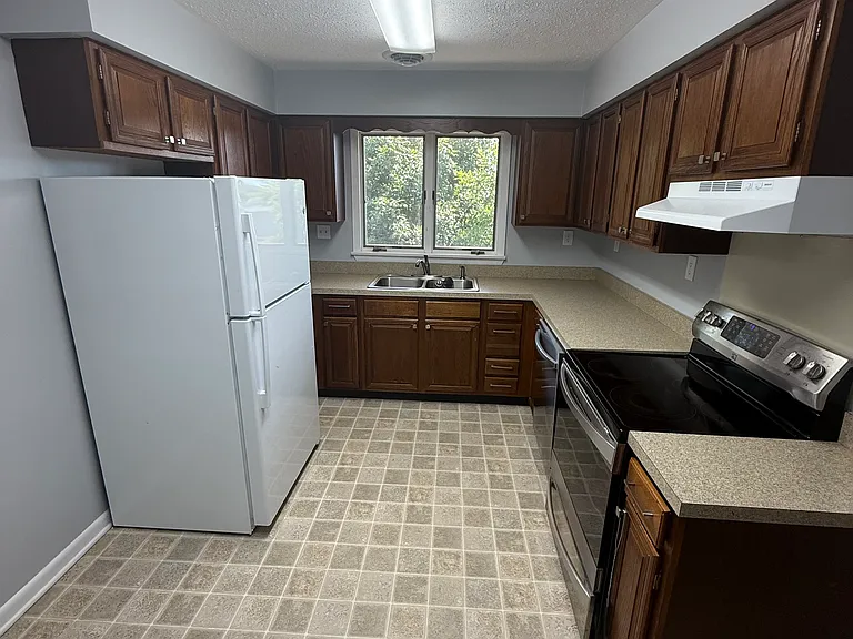 32 Coopers Aly — Photo 2
