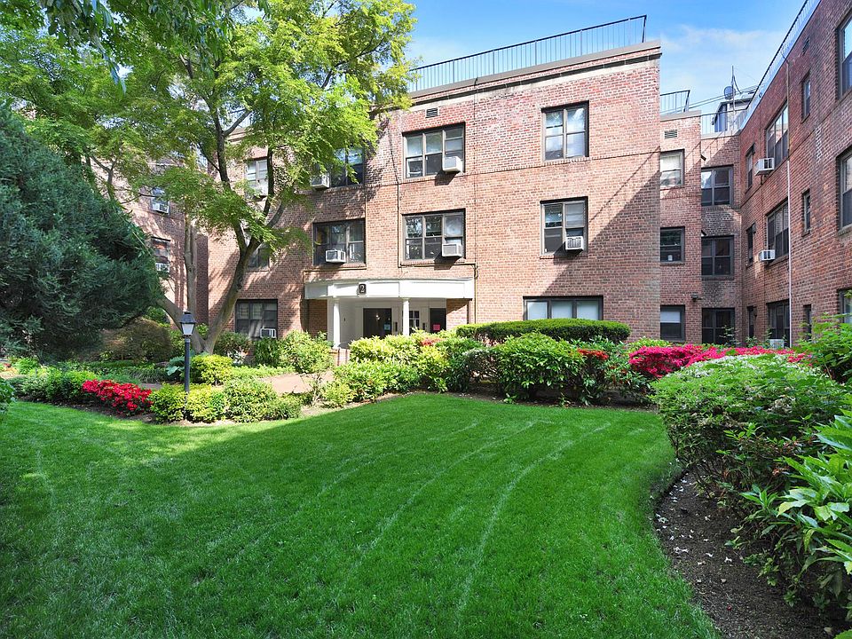 1st image of 2 Town House Cir #3