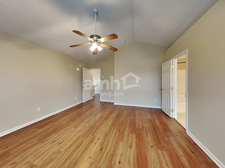 311 Hartford Ct — Photo 9