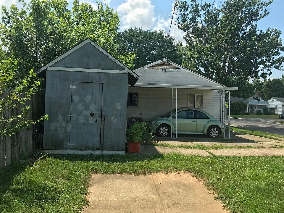 2nd image of 900 Foster Ave