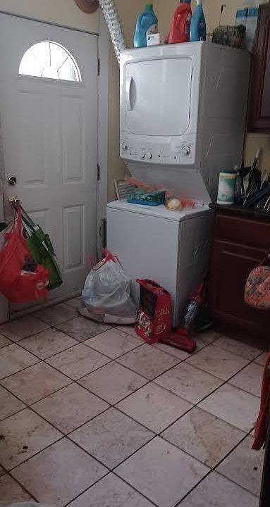 1st image of 4314 N Clarendon Ave APT 1410