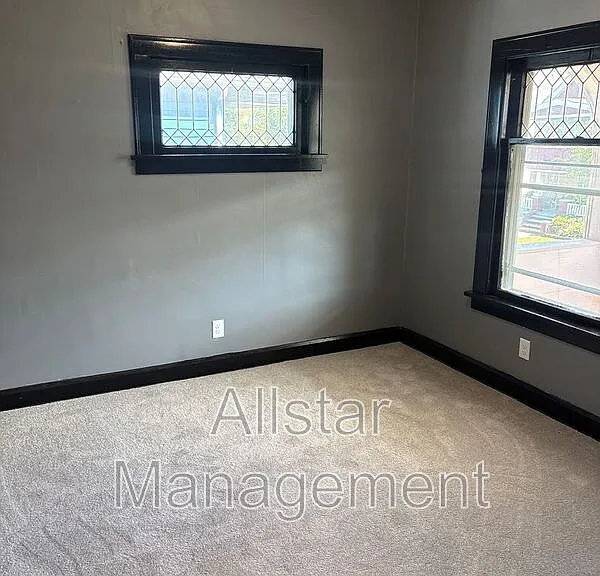 11909 Parkhill Ave #UP — Photo 3