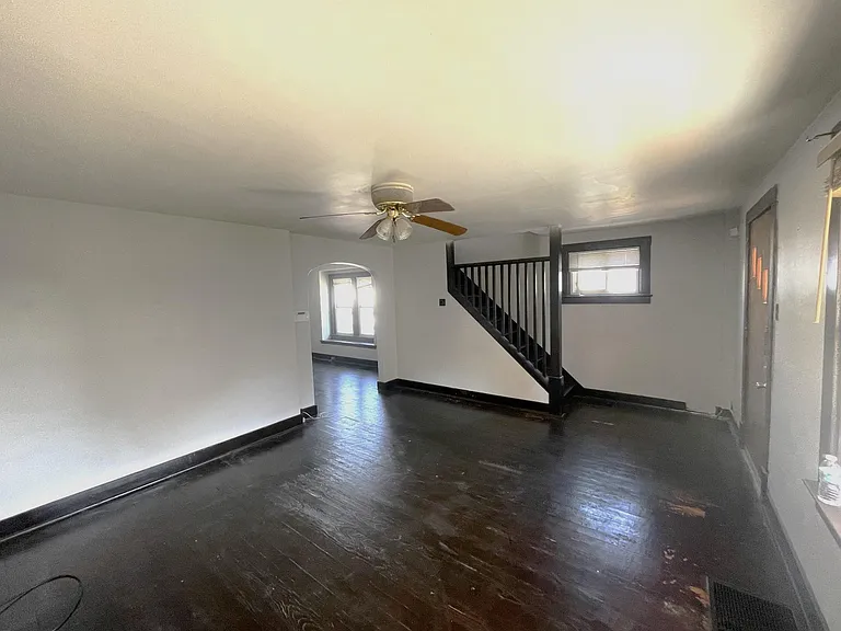 310 Albert St — Photo 3