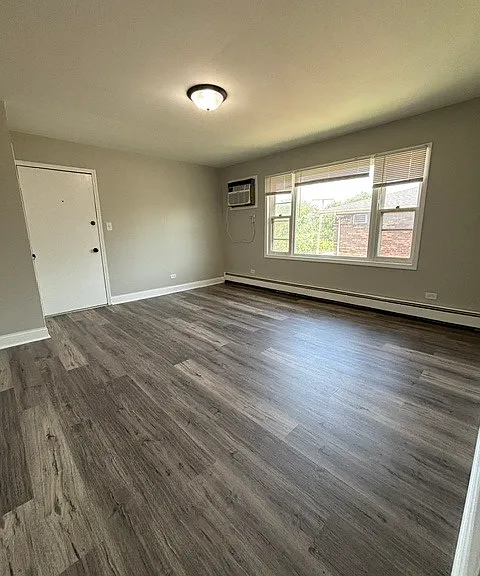 7105 Parrish Ave — Photo 2