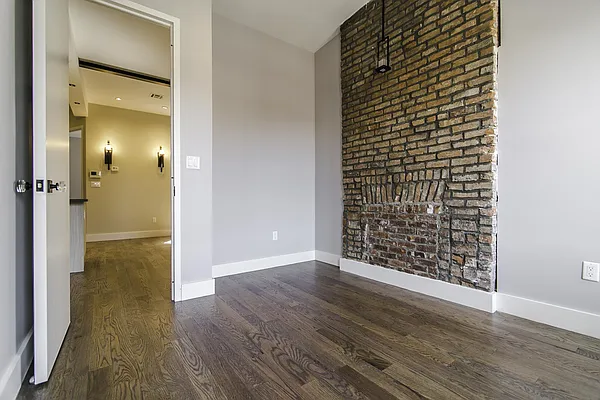 Rented by Nooklyn NYC LLC | media 41