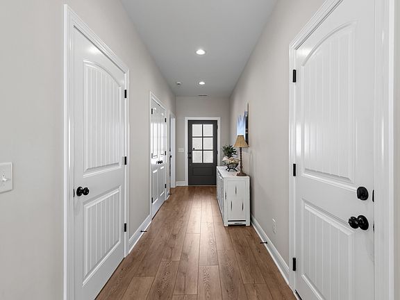 5th image of 1147 Malinda Ln