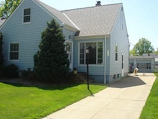 2nd image of 430 E 274th St