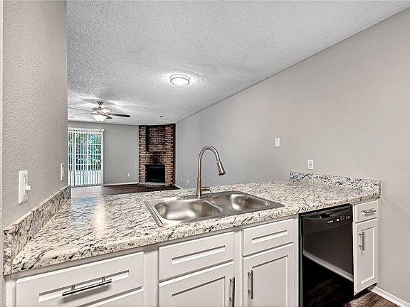 5th image of 1357 N Boxley Ave