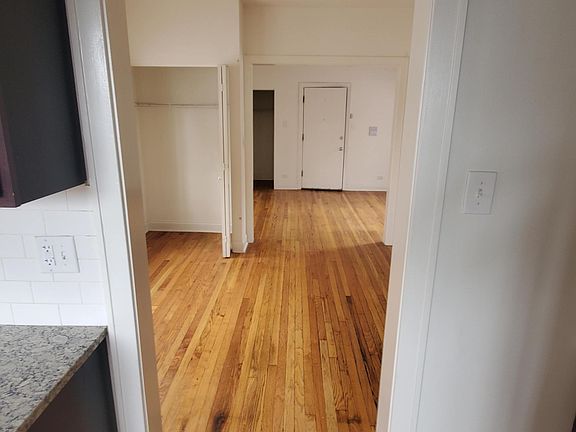4th image of 2949 W Fullerton Ave APT 1E