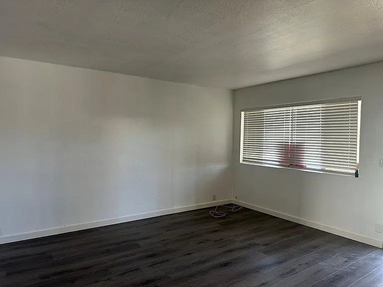 1111 E Turney Ave #18 — Photo 7