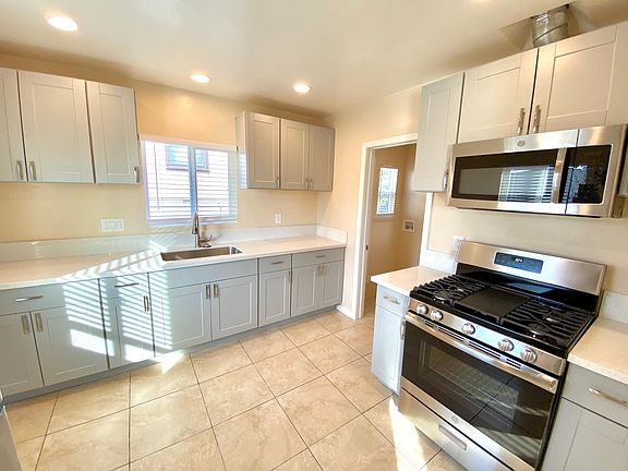 3rd image of 5420 Churchward St