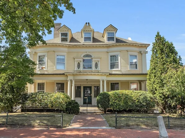 7 Oak St, Worcester, MA 01609