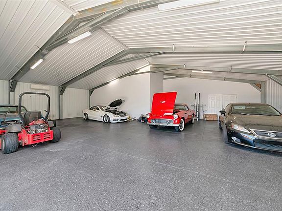 3rd image of 28154 Gopher Hill Rd