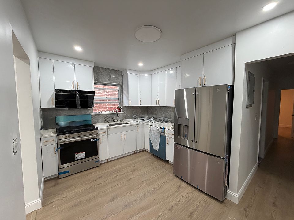 1st image of 5814 183rd St #1