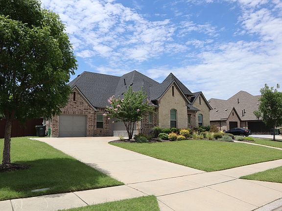 2nd image of 880 Saint Peter Ln