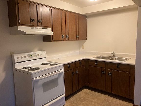 4th image of 1691 Western Ave #3