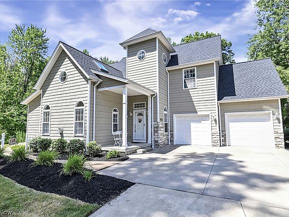 2nd image of 31470 Hilliard Blvd