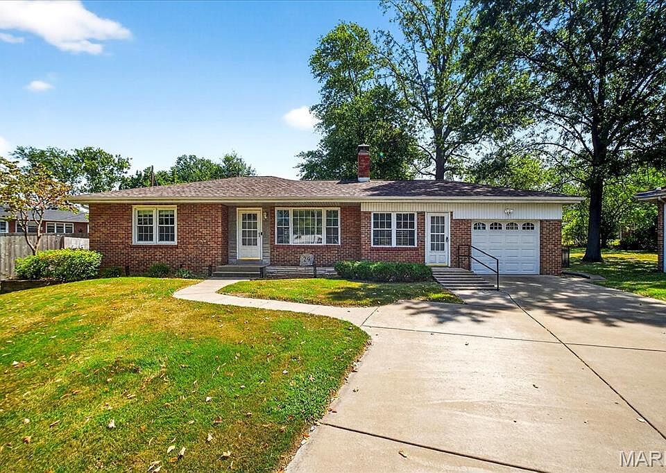 1st image of 24 Valley Dr
