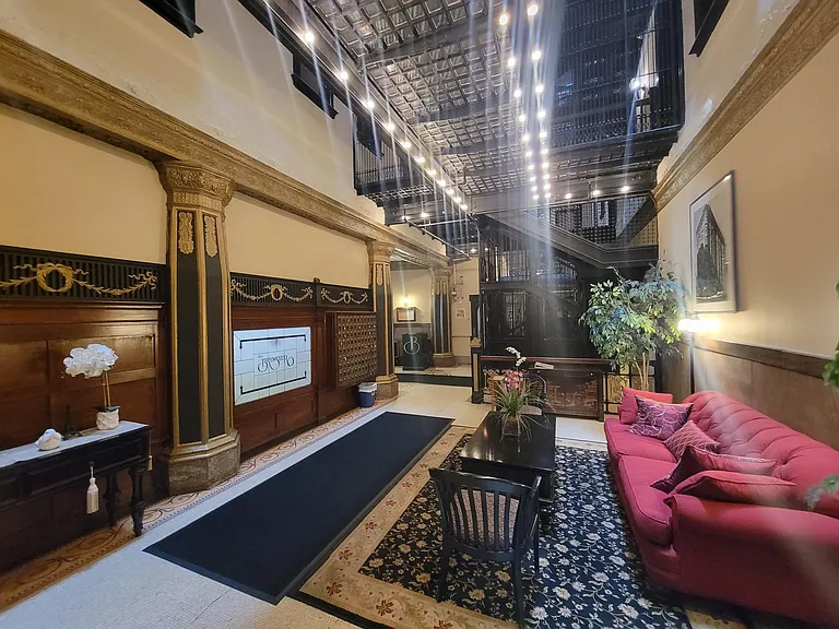 2800 N Pine Grove Ave #6L — Photo 25