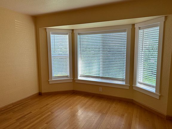 2nd image of 6149 115th Pl SE