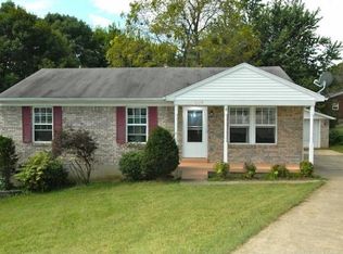 5604 Canonero Ct, Louisville, KY 40291